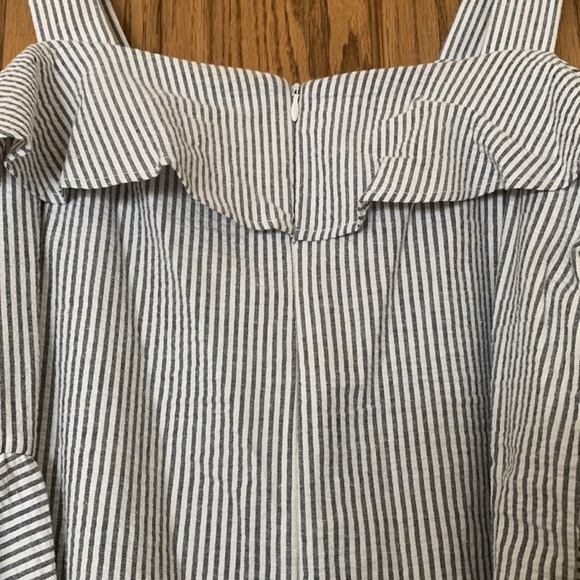 Halogen Seersucker Off the Shoulder Top - Picture 5 of 8